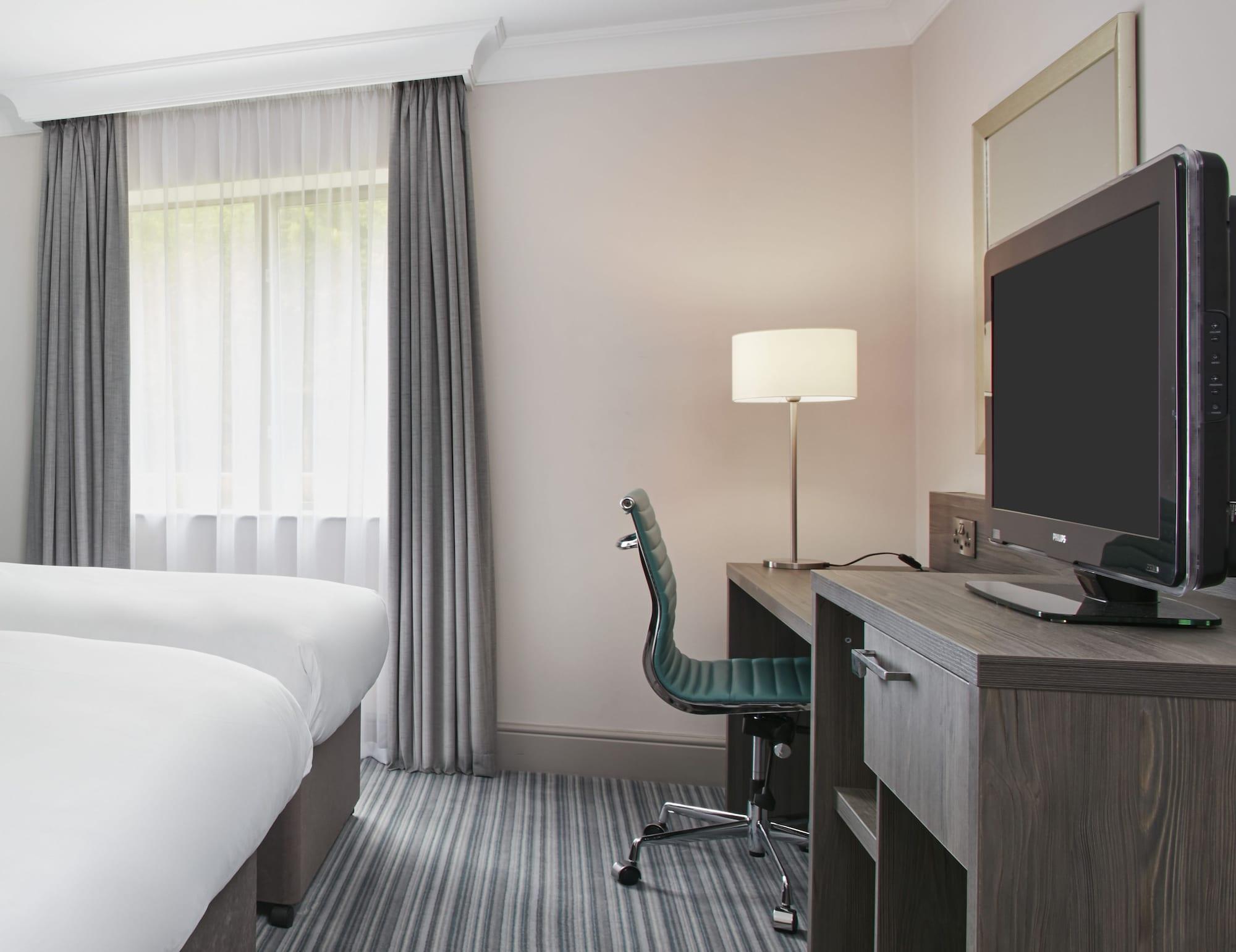 Leonardo East Midlands Airport Hotel 4*