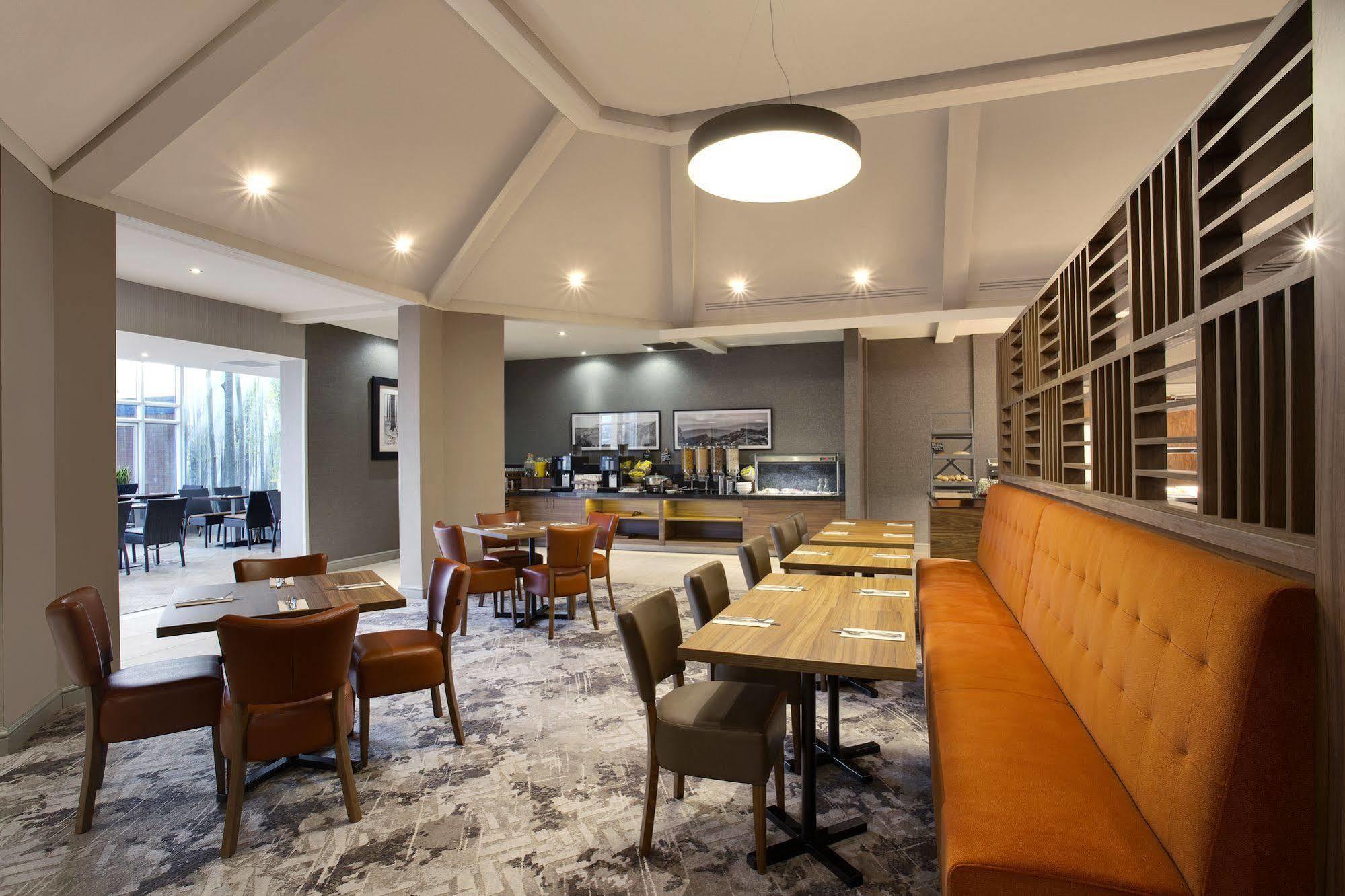 Hotel Jurys East Midlands Airport 4*