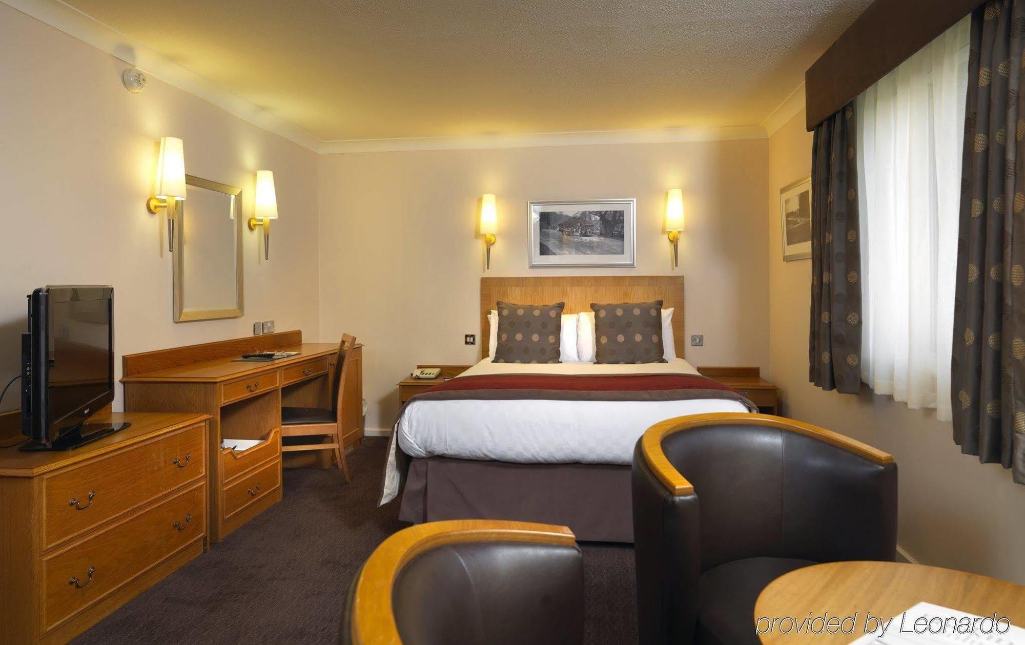 Jurys East Midlands Airport 4*